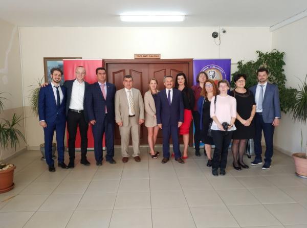 Fethiye Kaymakamı Sayın Muzaffer ŞAHİNER´i Erasmus+ projesi kapsamında ziyaret ettik.