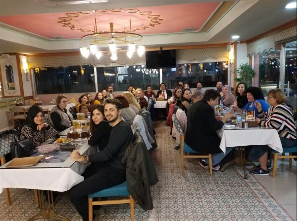 Okulumuz öğretmenleri Think Green projesi kapsamında Fethiye´ye gelen 15 yabancı misafir ile akşam yemeğinde buluştu
